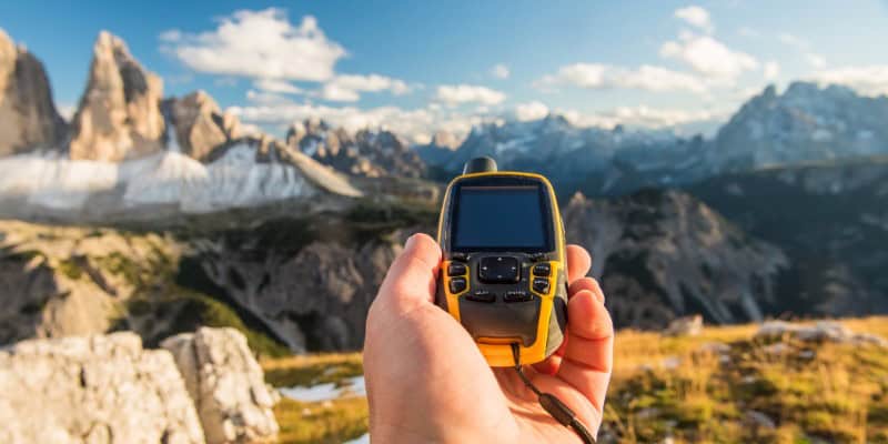 GPS device displaying CDT route data on a topographic map